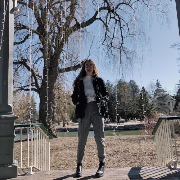 Meet your Posher, Amie - Picture 1 of 1